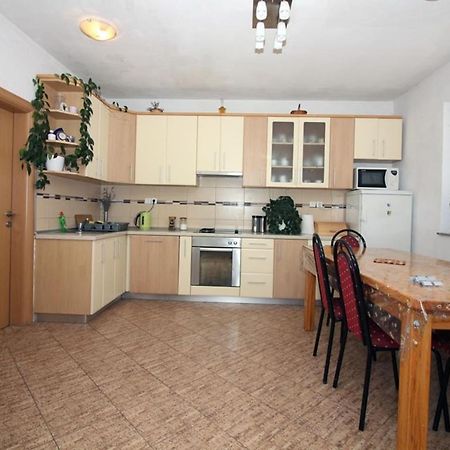 4 Bedroom Apartment In Tisno Exteriér fotografie