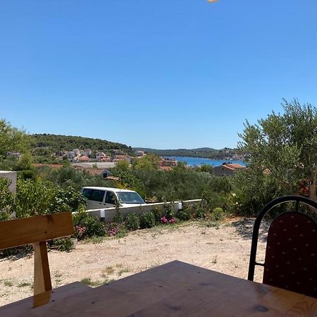 4 Bedroom Apartment In Tisno Exteriér fotografie
