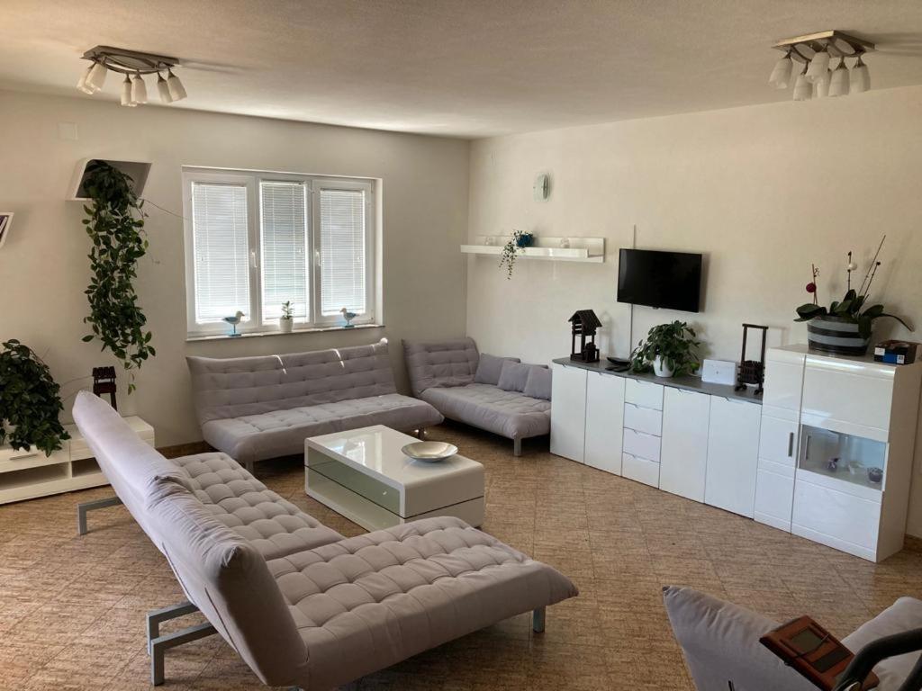 4 Bedroom Apartment In Tisno Exteriér fotografie