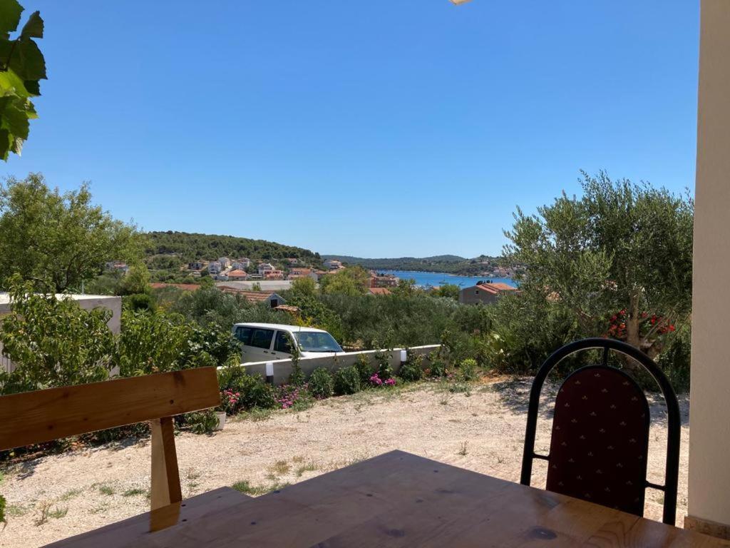 4 Bedroom Apartment In Tisno Exteriér fotografie