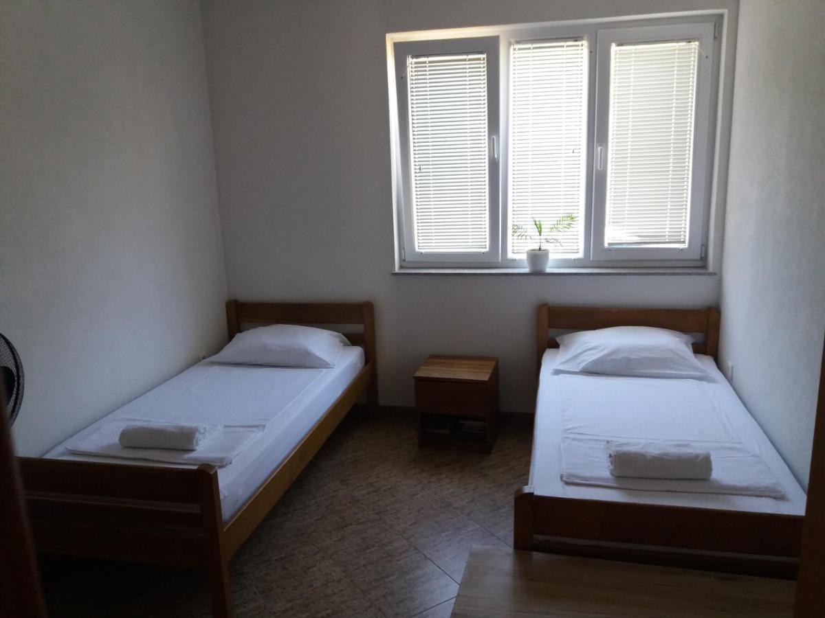 4 Bedroom Apartment In Tisno Exteriér fotografie